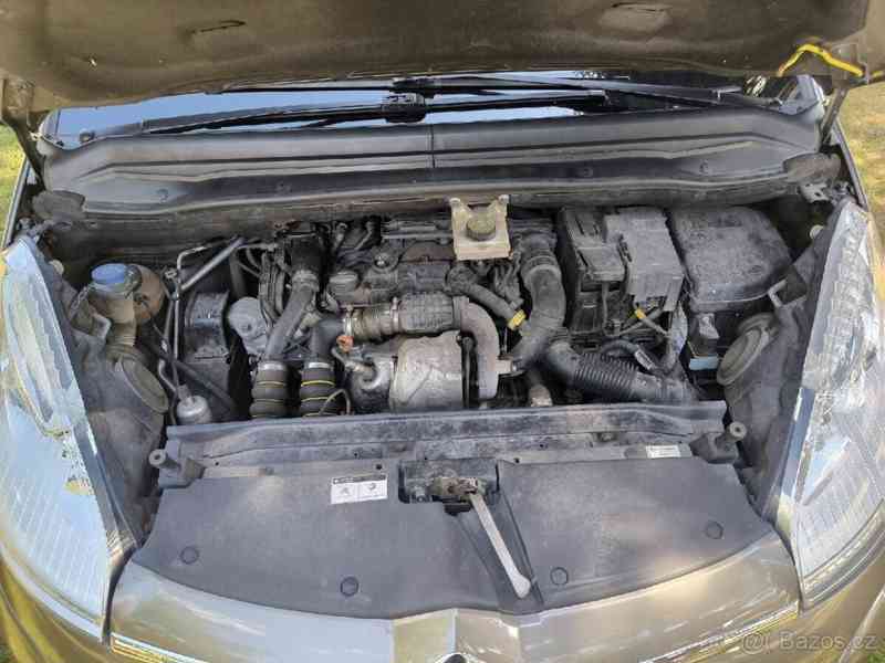 Citroën C4 Picasso 1,6   odpočet DPH - foto 20