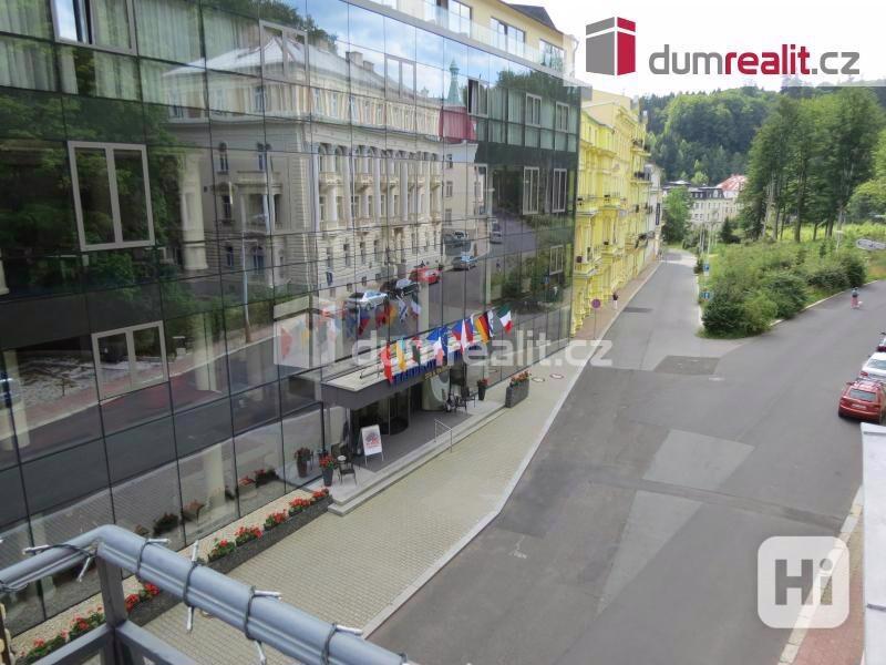 Nádherný precizně a kvalitně rekonstruovaný byt - byt 3+kk s balkonem v ulici Ibsenova - Mariánské Lázně - foto 19