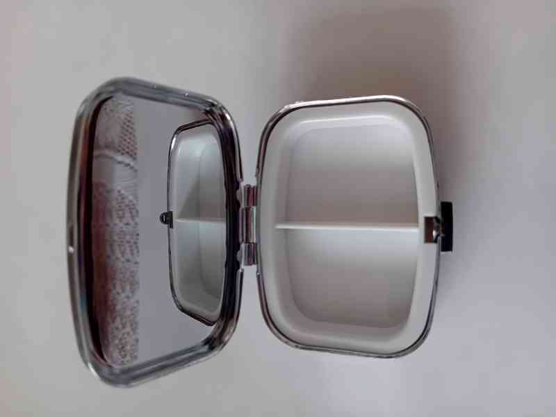 Krabička  na léky, naušnice. - foto 10