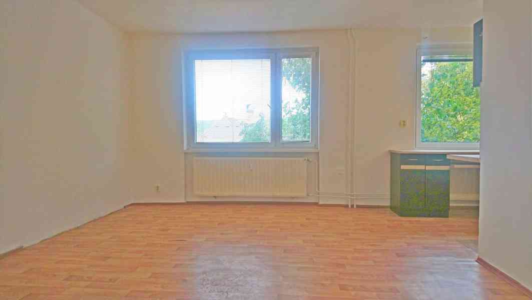 Pronájem 2+kk, 50m2 (s balk.) (Jablonec n.N., ul. Vlaštovčí) - foto 2