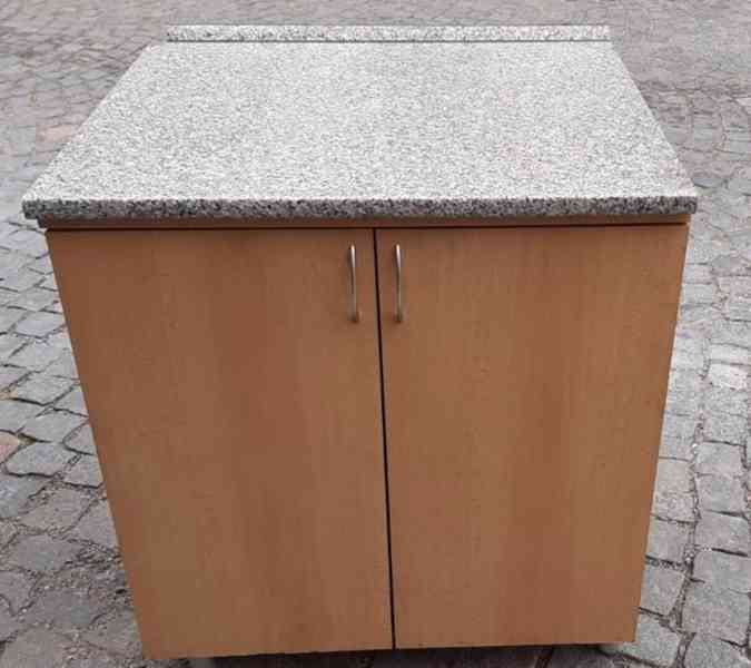 Policová skříňka 810x700x900mm