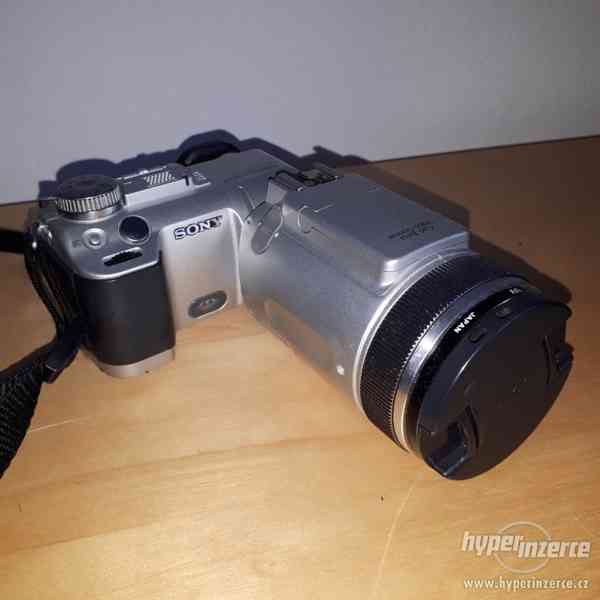Sony digitální fotoaparát - foto 1