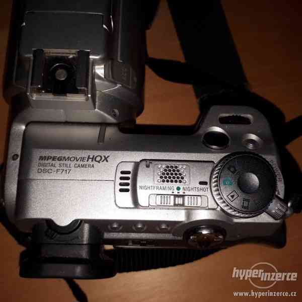 Sony digitální fotoaparát - foto 2