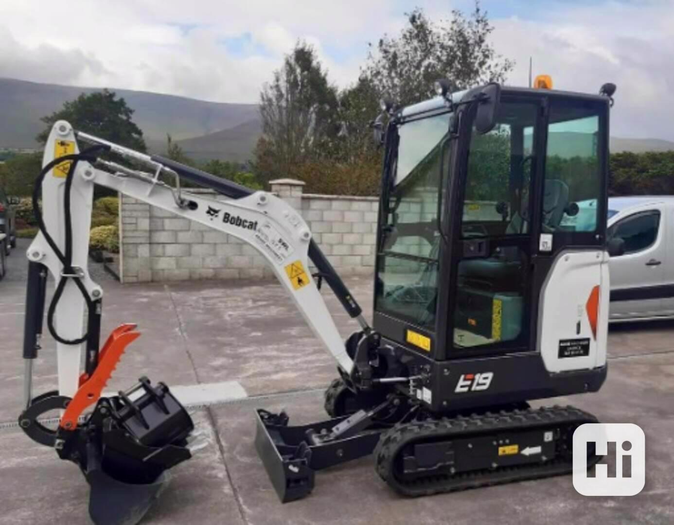 minibagre Bobcat E16 E19 E25 E26 E30 E32 a iné sklo okno - foto 1