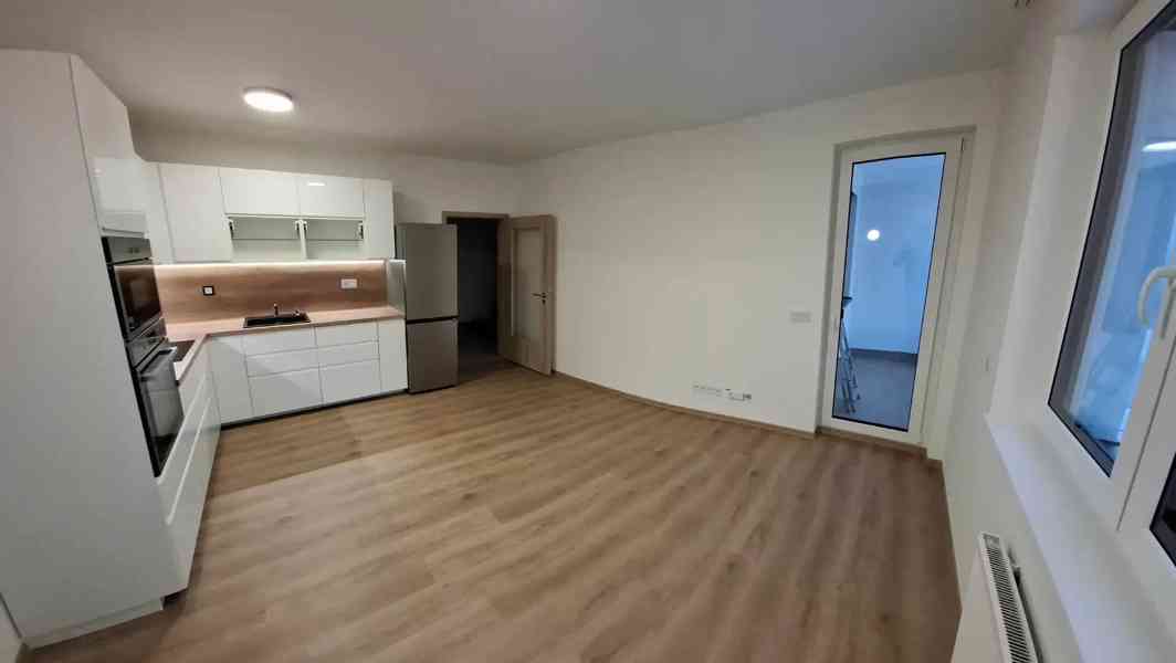 Pronájem bytu 2+kk 45 m² - foto 2