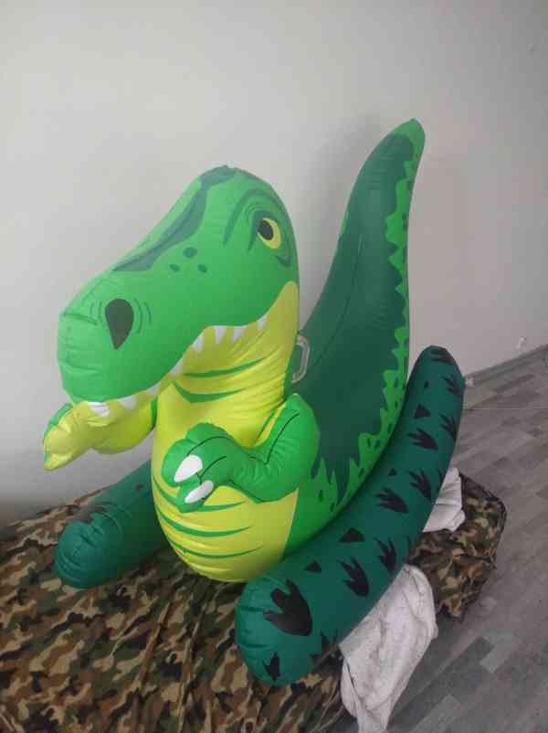 nafukovací dino - foto 2