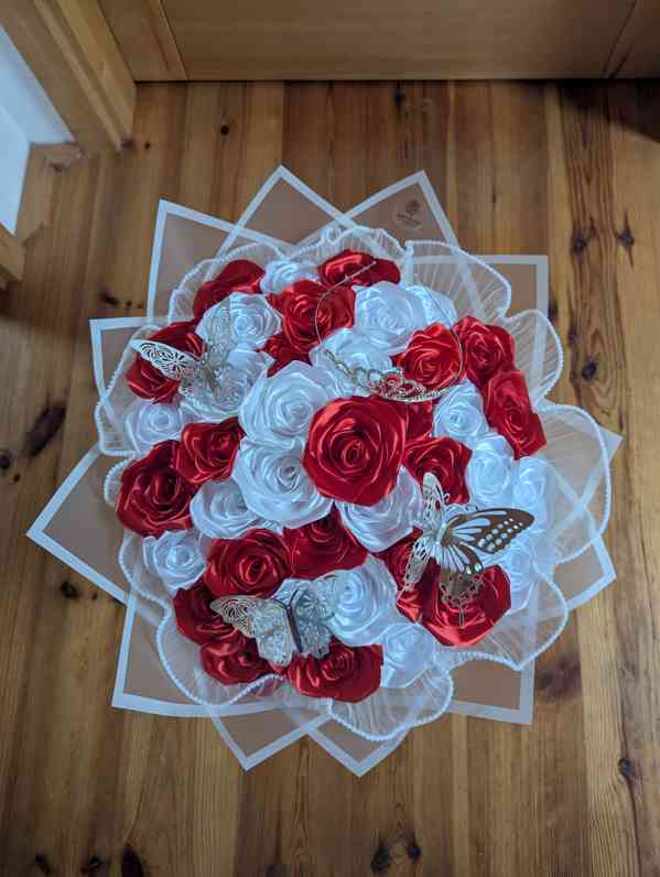 Kytice ze saténových stuh - foto 5