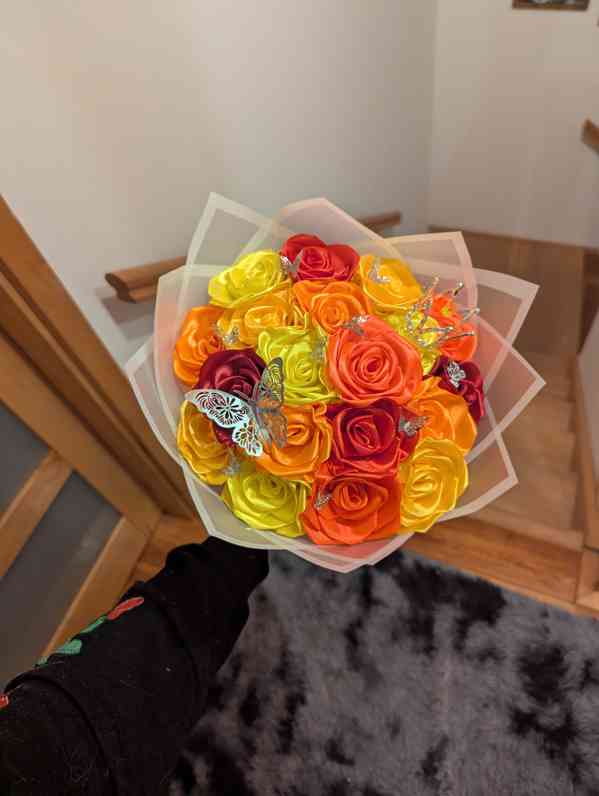 Kytice ze saténových stuh - foto 3