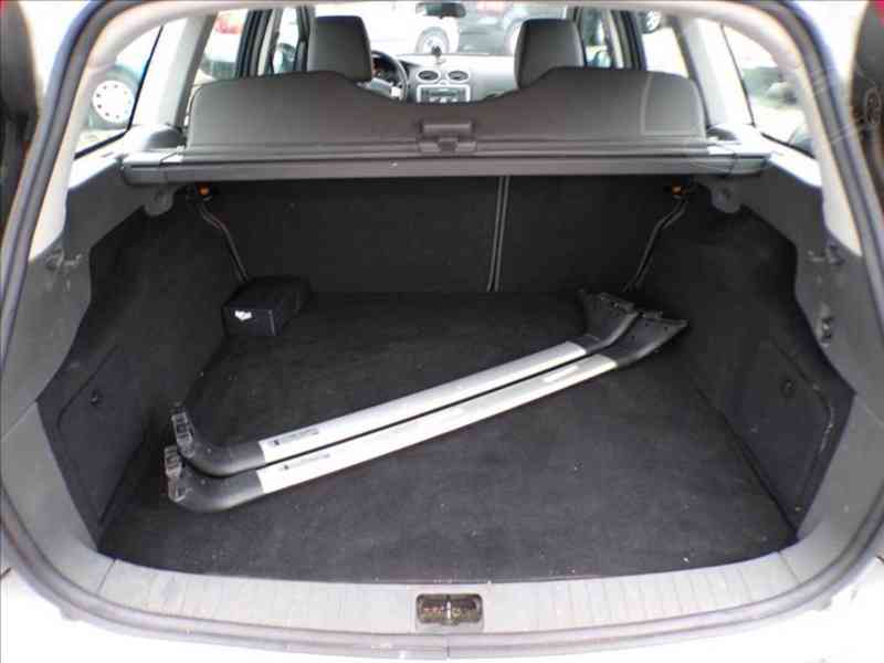 Ford Focus 1,6 16V - foto 10
