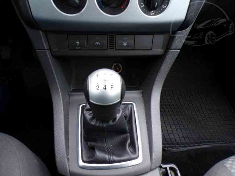 Ford Focus 1,6 16V - foto 7
