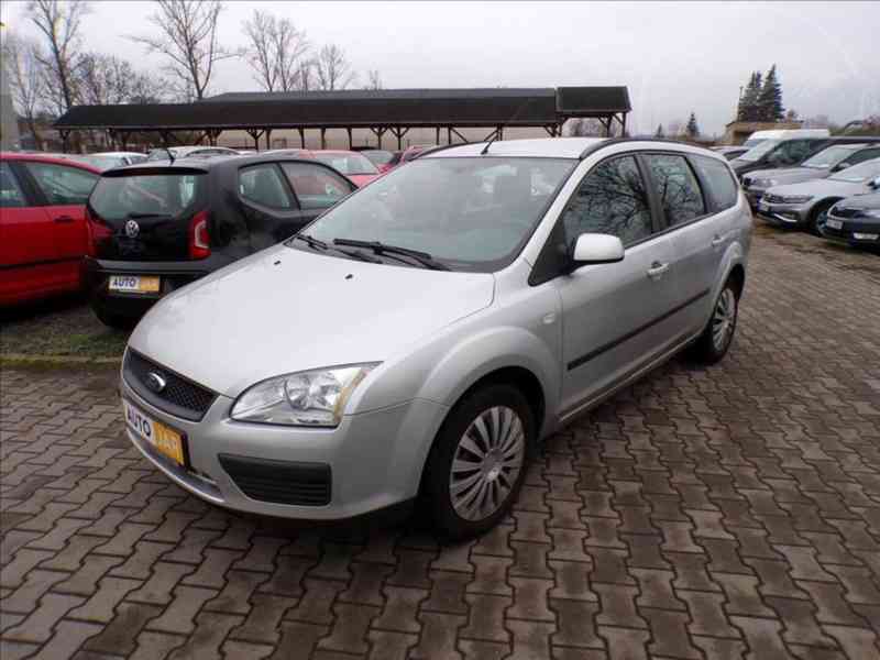 Ford Focus 1,6 16V - foto 2