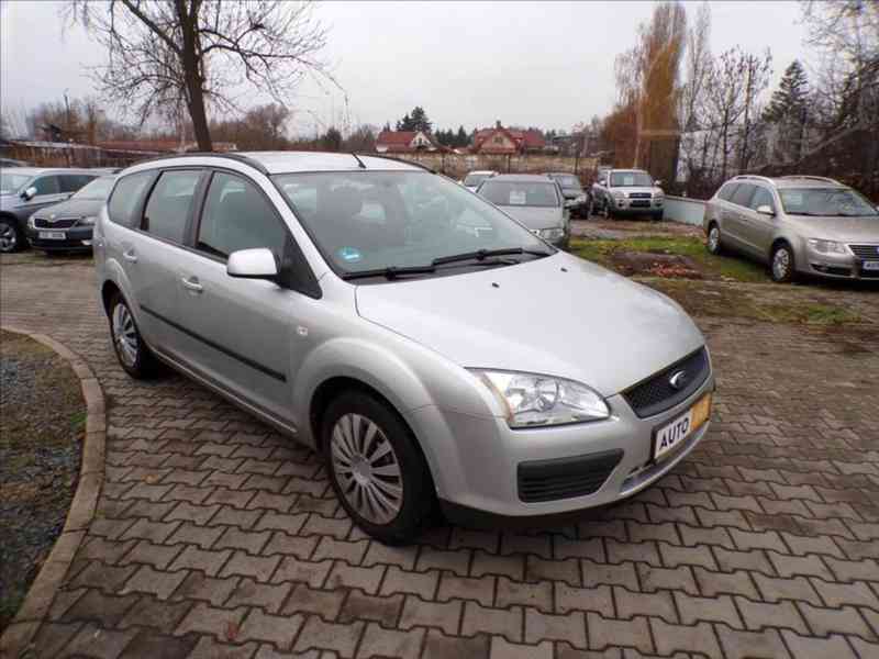 Ford Focus 1,6 16V - foto 1