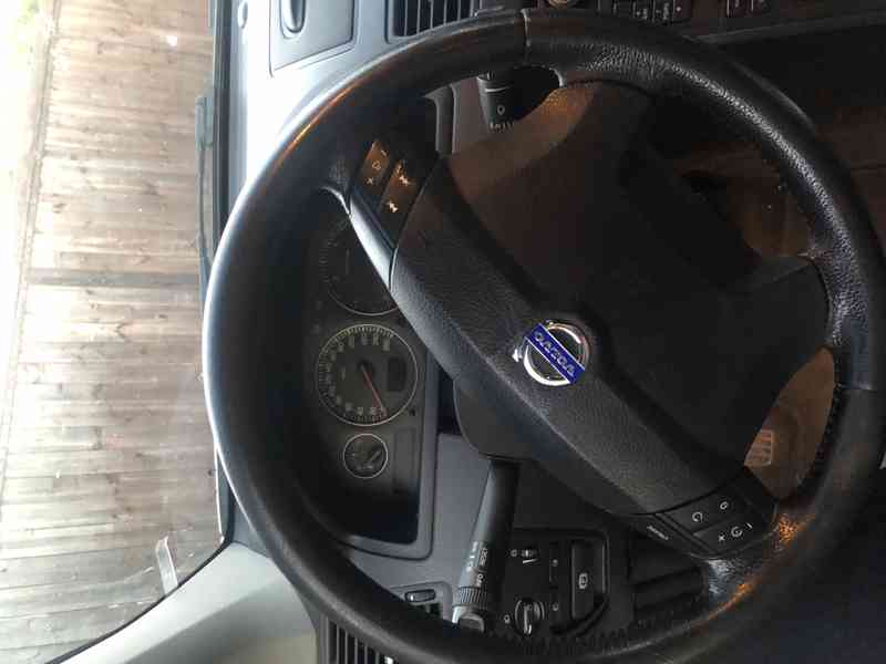 Volvo XC 90 D5 top stav po GO - foto 11