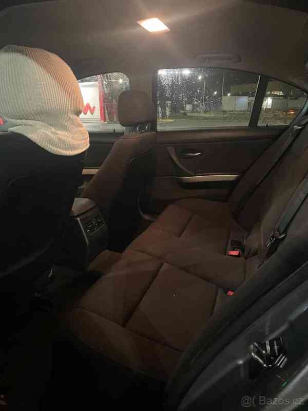 BMW Řada 3 2,0   E90 318d r.v. 2009 2,0 105kW - foto 14