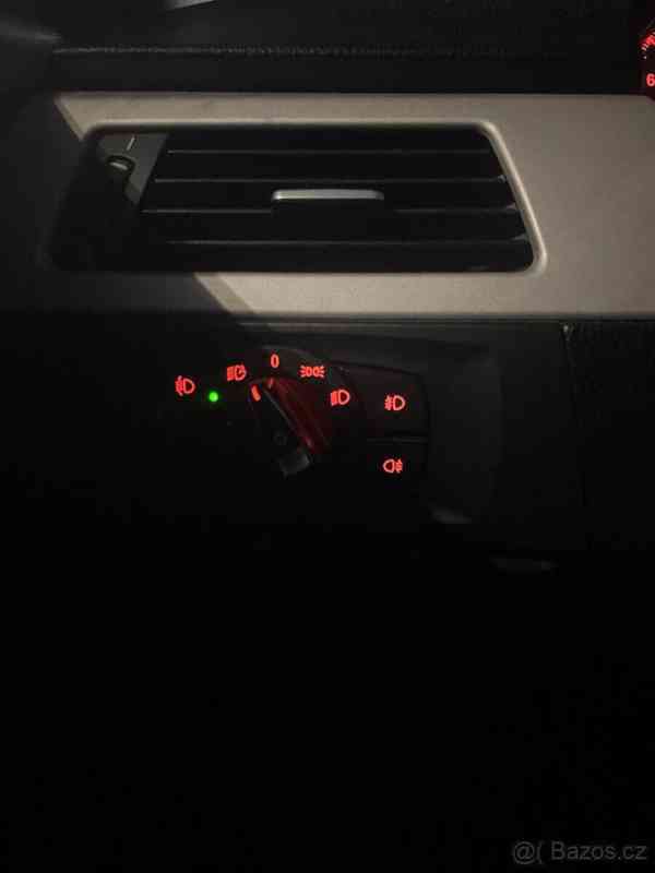 BMW Řada 3 2,0   E90 318d r.v. 2009 2,0 105kW - foto 15