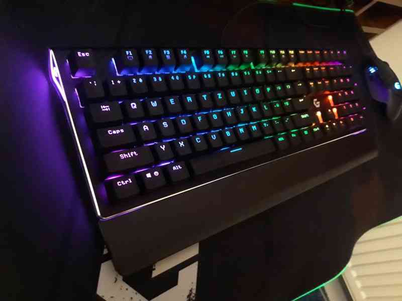 herní mechanická klávesnice CZC GK600 Nightblade - foto 1