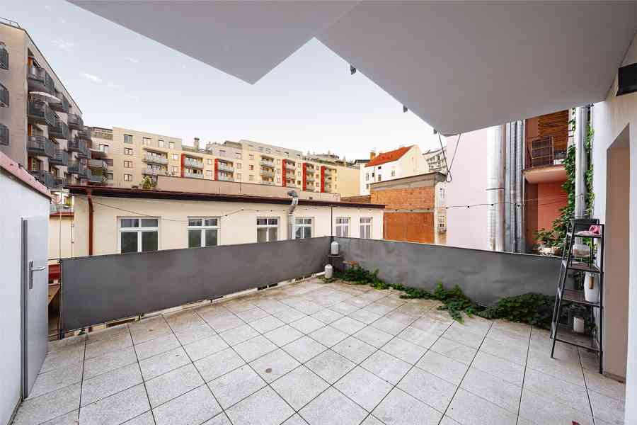 Pronájem bytu 2+kk 71 m² Lihovarská, Praha - Libeň - foto 3