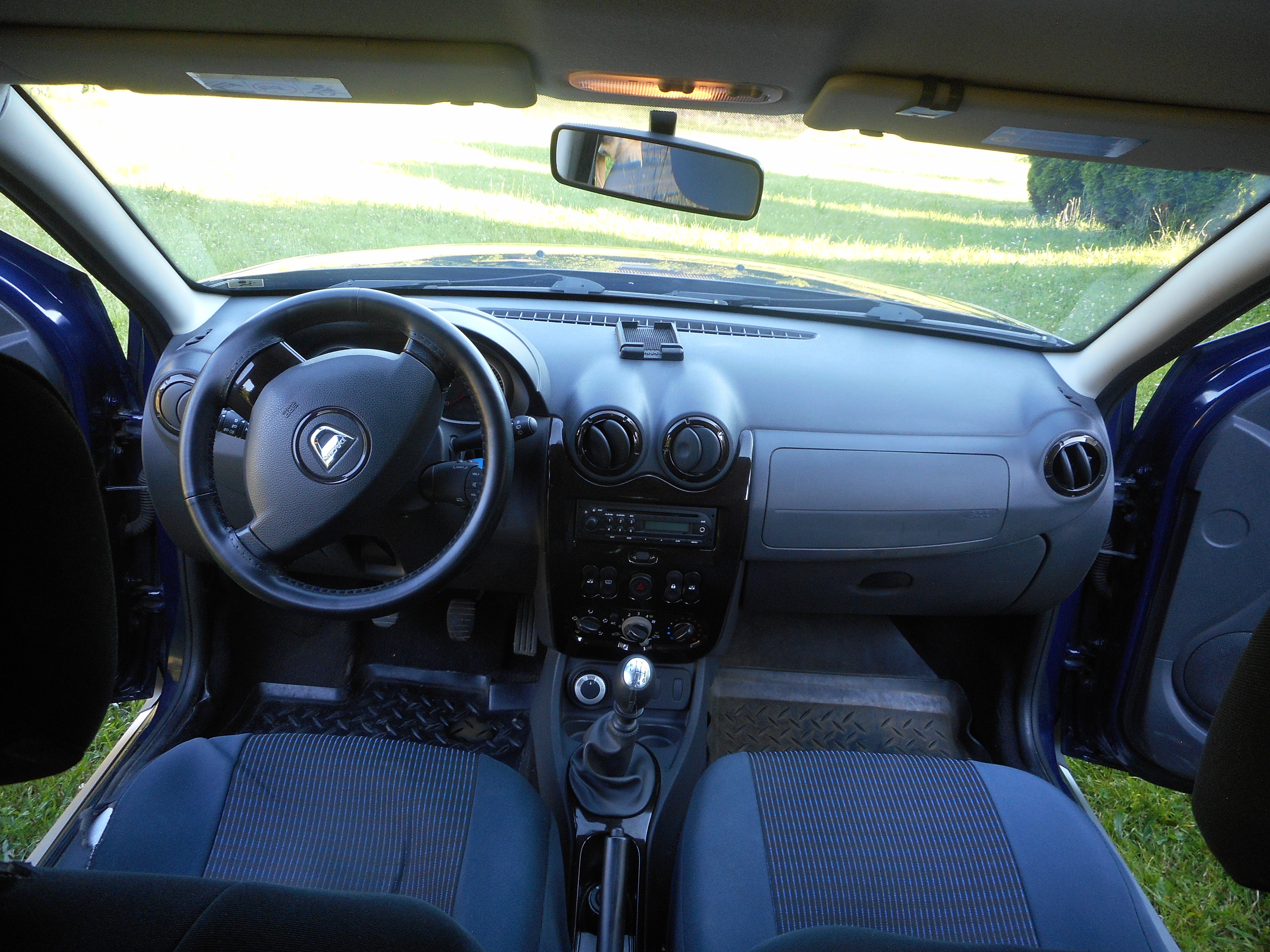 Dacia Duster 1.6 16V 4x4, r.v.2011, STK do 04/2027 - foto 11