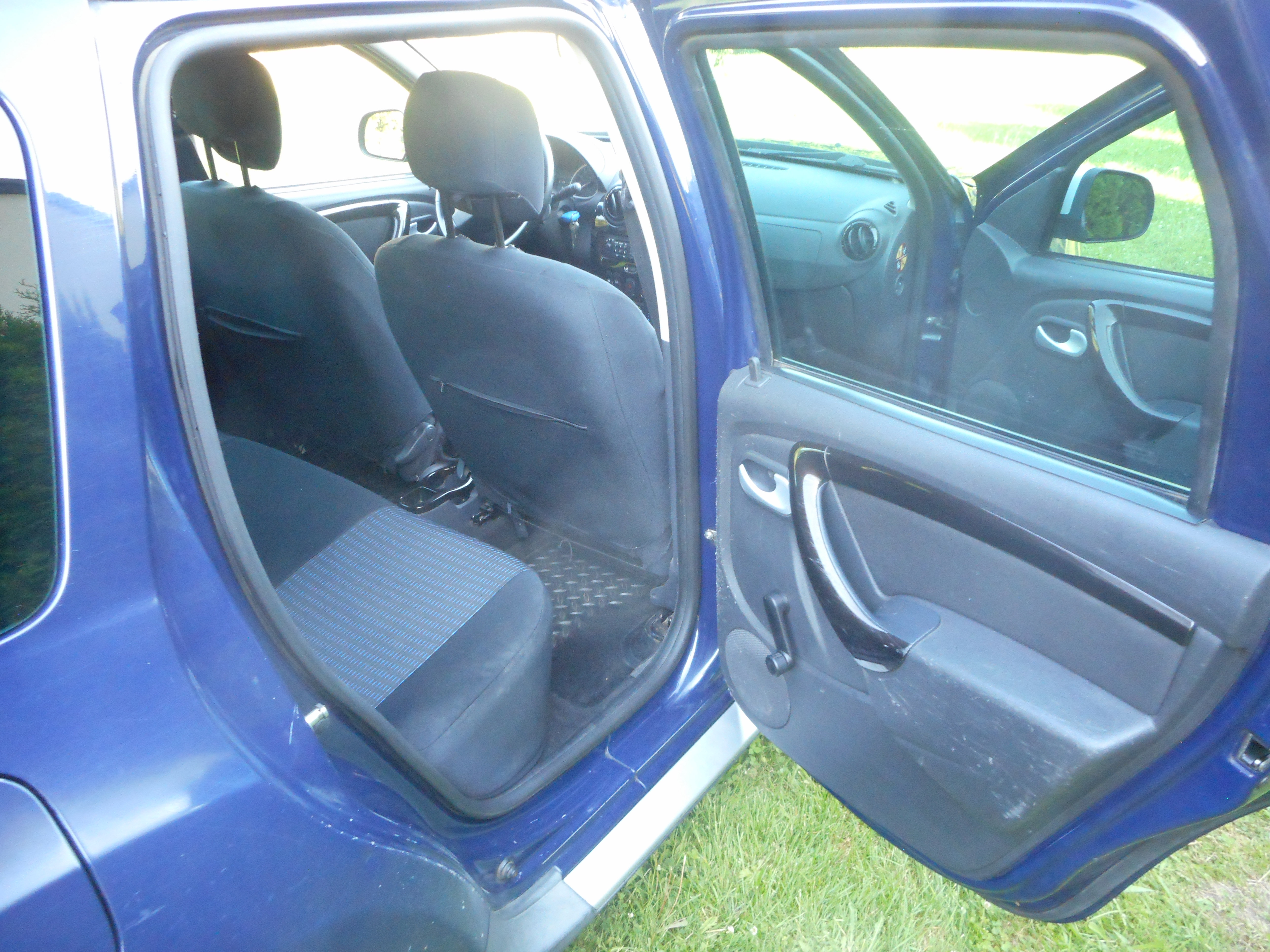 Dacia Duster 1.6 16V 4x4, r.v.2011, STK do 04/2027 - foto 7