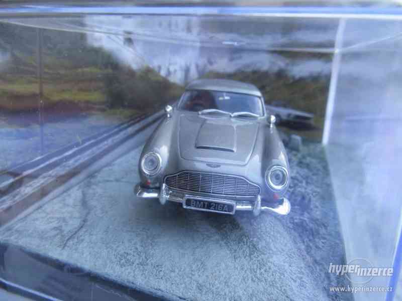 Autíčko Aston Martin-vůz Jamese Bonda - foto 1