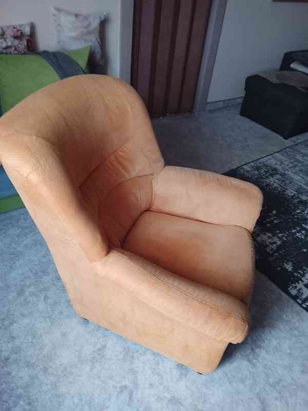 Bytelné, pohodlné, zachovalé křeslo - foto 2