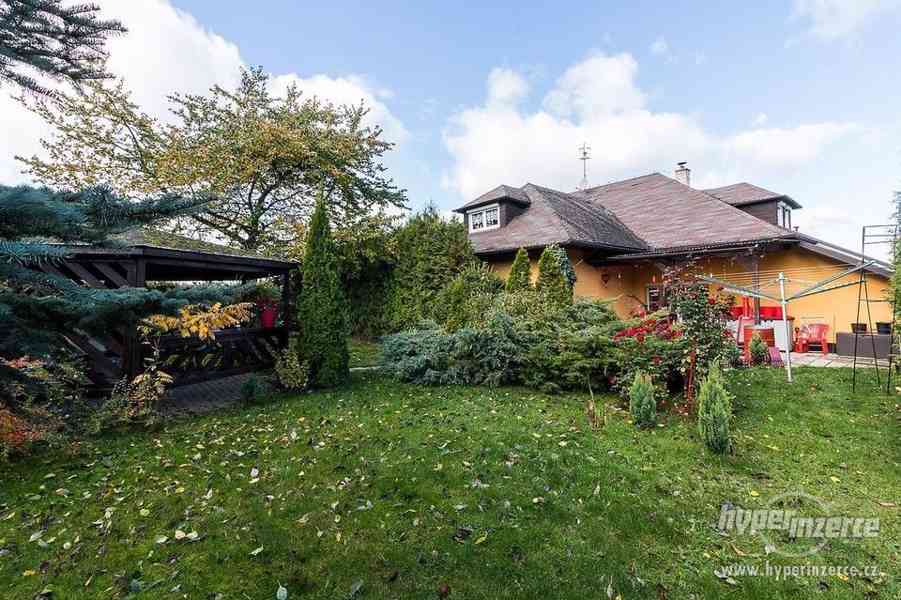 Prodej rodinného domu 370 m, pozemek 821 m, Svojetice, okres Praha-východ - foto 1