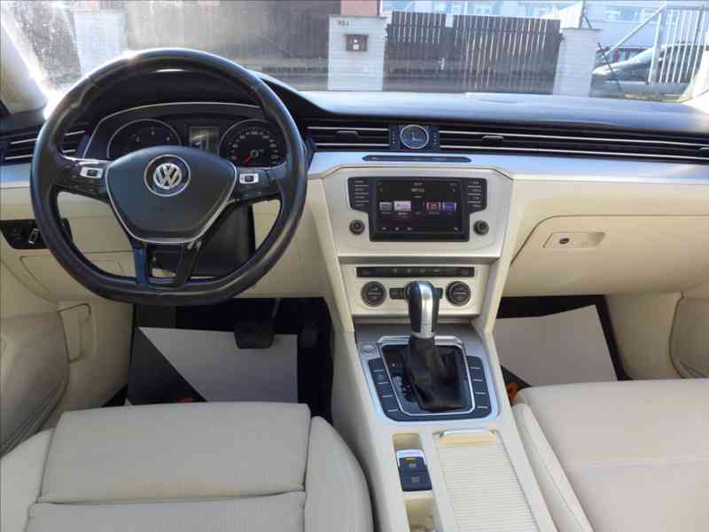 Volkswagen Passat 1,6 TDI COMFORTLINE NAVI 1.M - foto 7