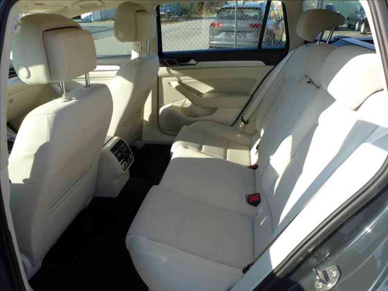 Volkswagen Passat 1,6 TDI COMFORTLINE NAVI 1.M - foto 6
