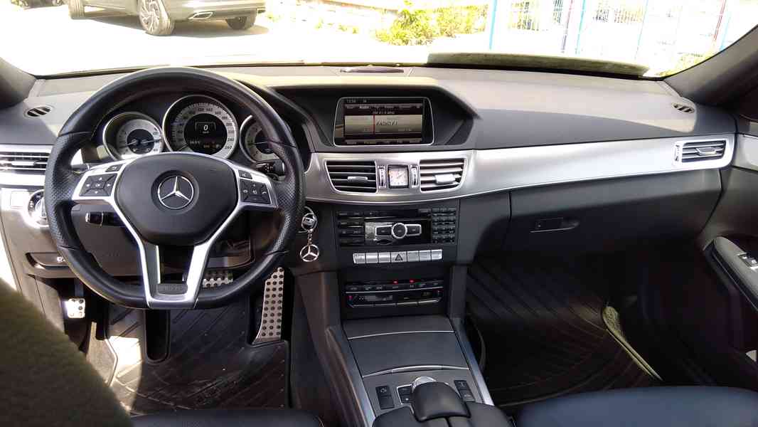 MERCEDES Benz E 250 4Matic AMG ČR 1.majitel DPH - foto 25