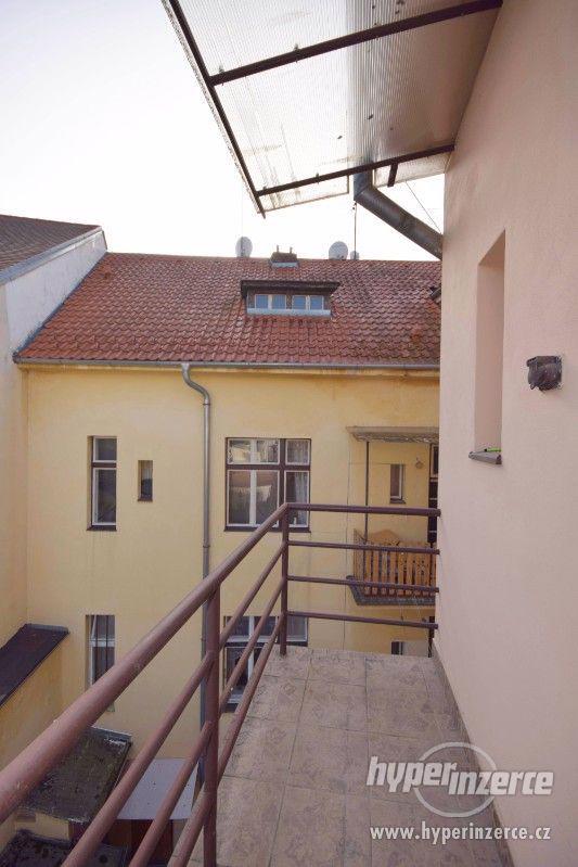 KRÁSNÝ BYT 2+1 S BALKONEM A KRBEM V CENTRU STRAKONIC - foto 6