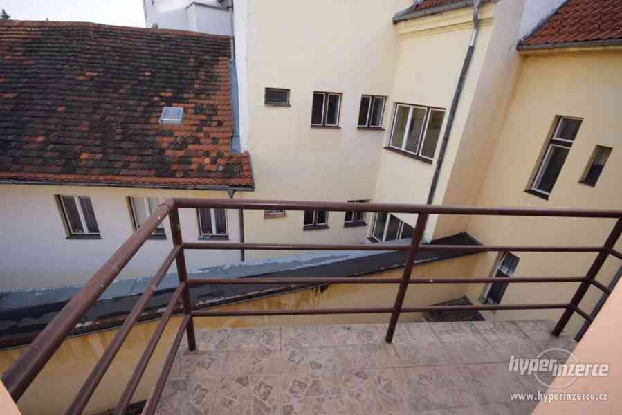 KRÁSNÝ BYT 2+1 S BALKONEM A KRBEM V CENTRU STRAKONIC - foto 8