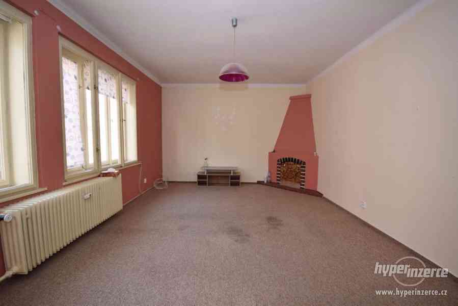 KRÁSNÝ BYT 2+1 S BALKONEM A KRBEM V CENTRU STRAKONIC - foto 13