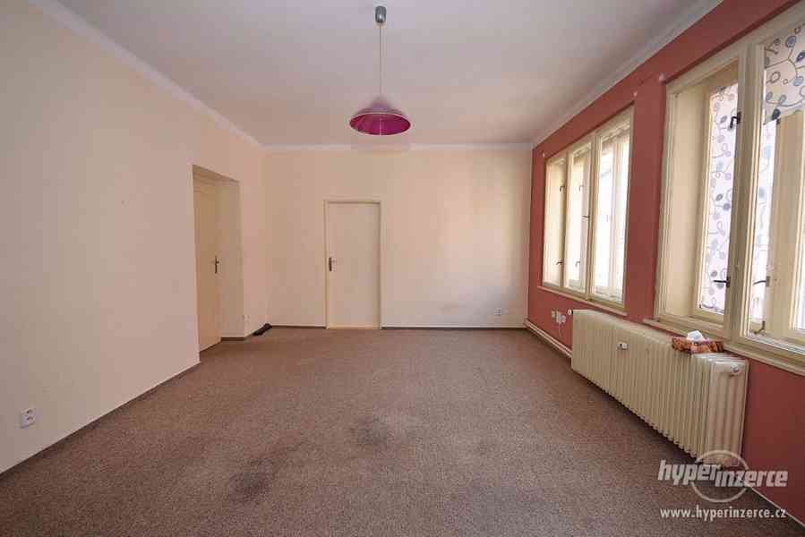 KRÁSNÝ BYT 2+1 S BALKONEM A KRBEM V CENTRU STRAKONIC - foto 14