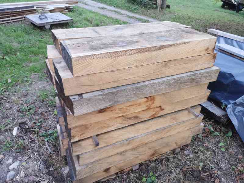 Dubové stupně / pražce / trámy   cca 1300 × 370 × 120 mm - foto 2