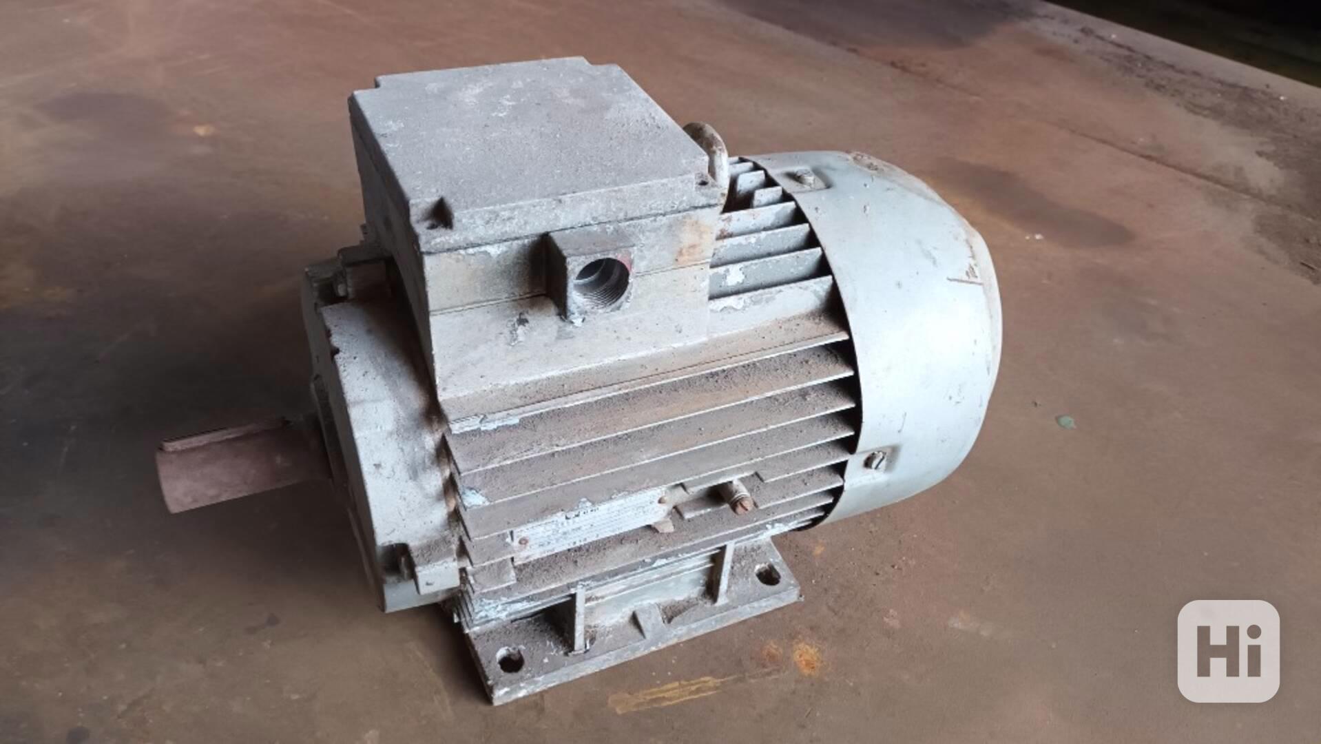 Elektromotor 380 V, 3 kW, 2850 ot, patkový - foto 1