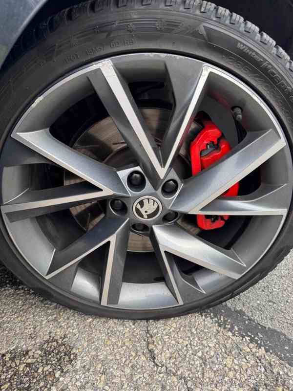 Škoda Superb 2,0   TSI (247kW), ABT, 4x4 DSG - foto 9