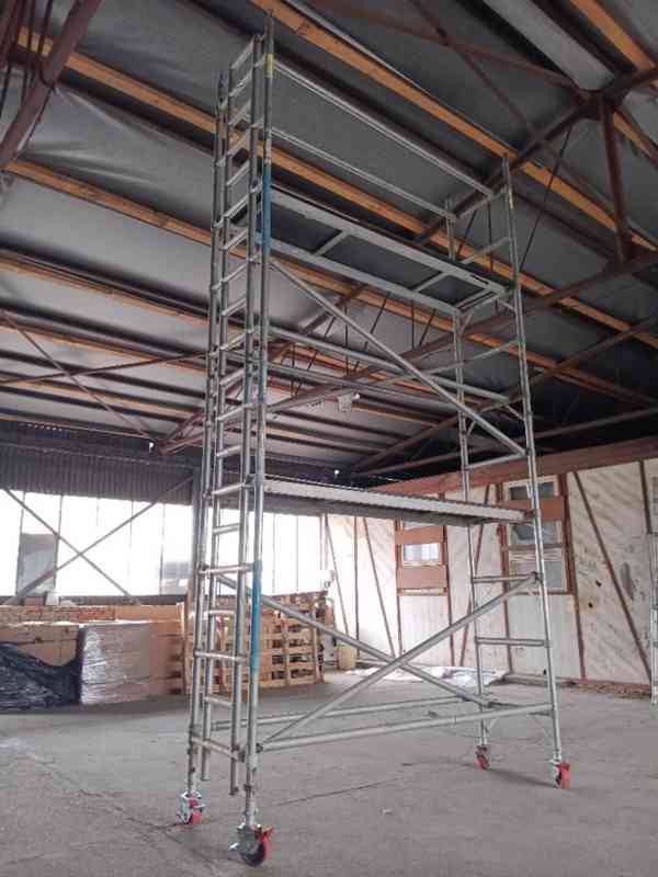 Pojízdné hliníkové lešení Eurotower - pracovní výška 5,73m - foto 4