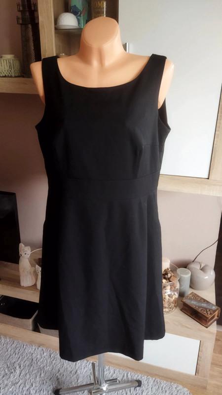 Krásné černé áčkové šaty 