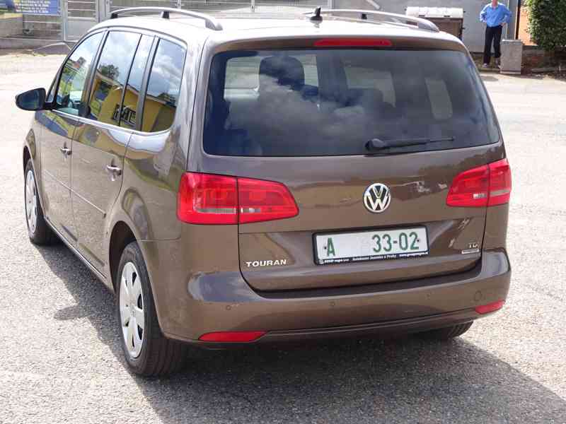 VW Touran 1.6 TDI r.v.2013 Automat (77 kw)  - foto 4