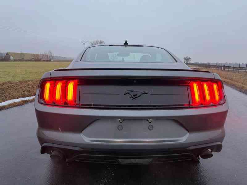Ford Mustang 2.3 EcoBoost Manuál 08/2021 TOP STAV - foto 5
