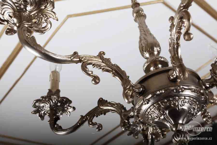 Šestiramenný lustr z bílého kovu. Ludvík XV - foto 3