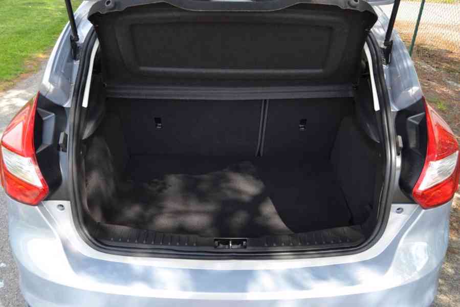 Ford Focus 1.6i 16V Cool&Connect - foto 12