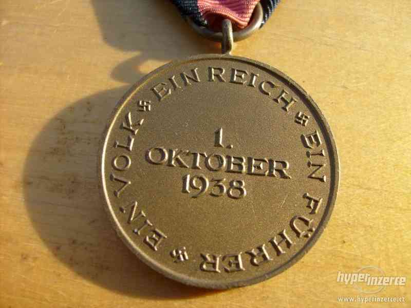 Německá válečná medaile 1. Oktober 1938 - foto 4