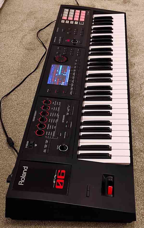 Prodám syntezátor Roland FA-06 - foto 1