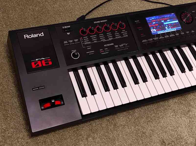 Prodám syntezátor Roland FA-06 - foto 3