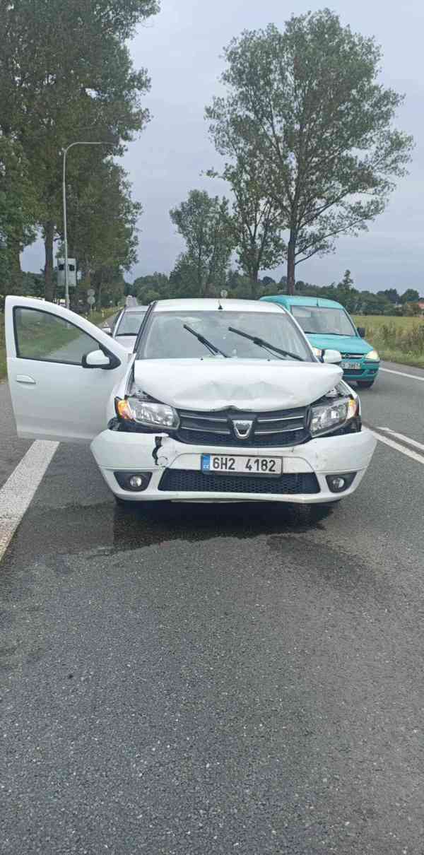 Havarované auto Dacia Logan - foto 3