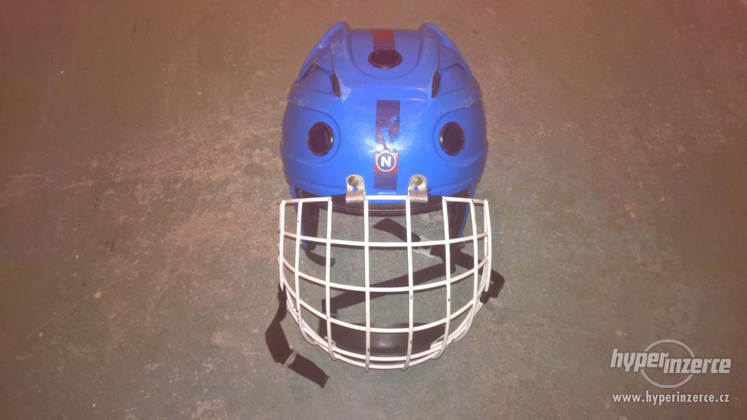 Dětská hokejová helma s košíkem - foto 2
