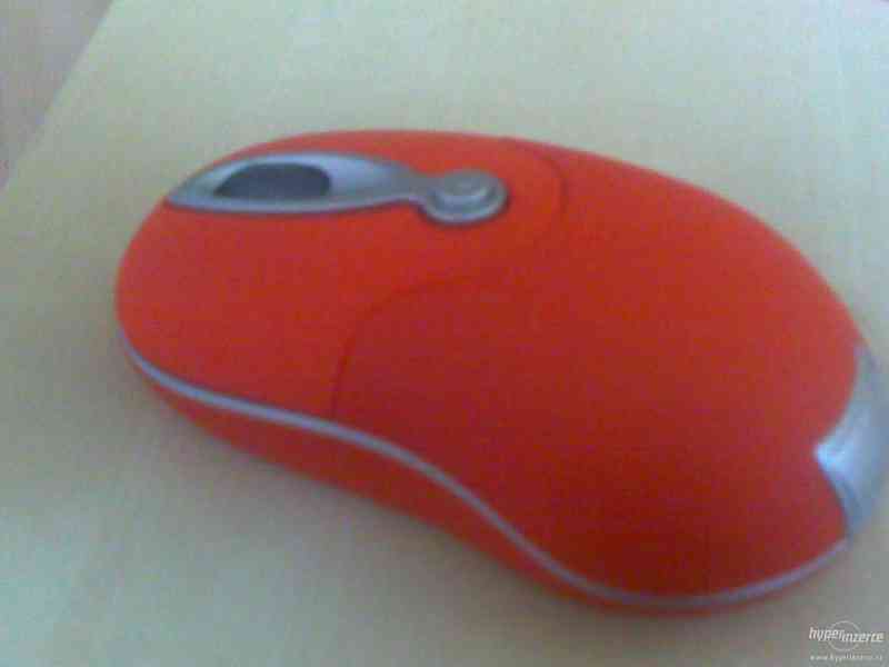 Velmi hezká oranžová bezdrátová myš - foto 1