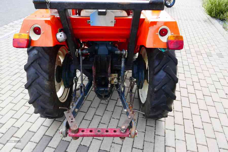 Traktor Kubota L 2002 DT - foto 9