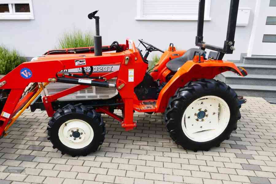 Traktor Kubota L 2002 DT - foto 6